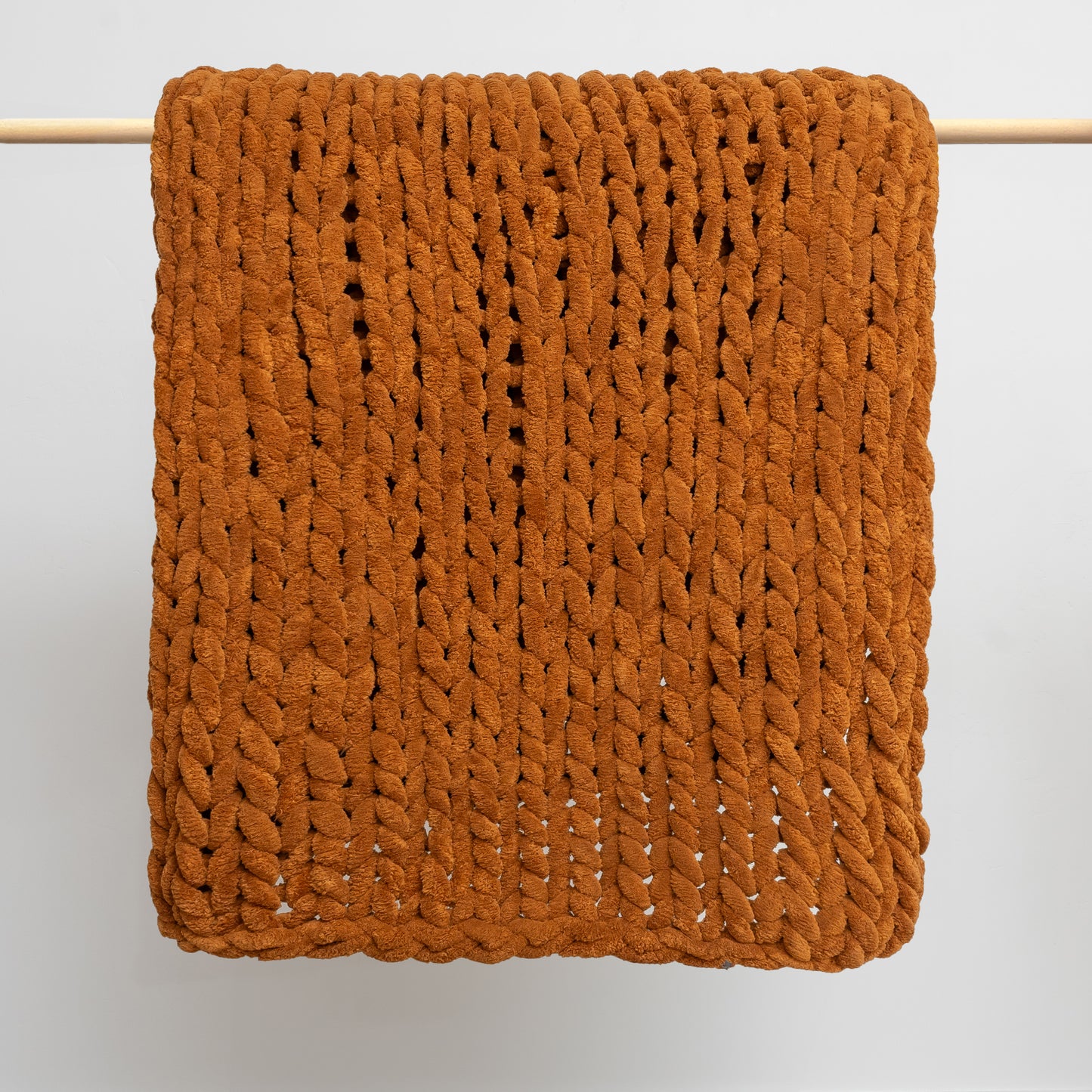 Amber 50x70" Chenille Chunky Knit Blanket