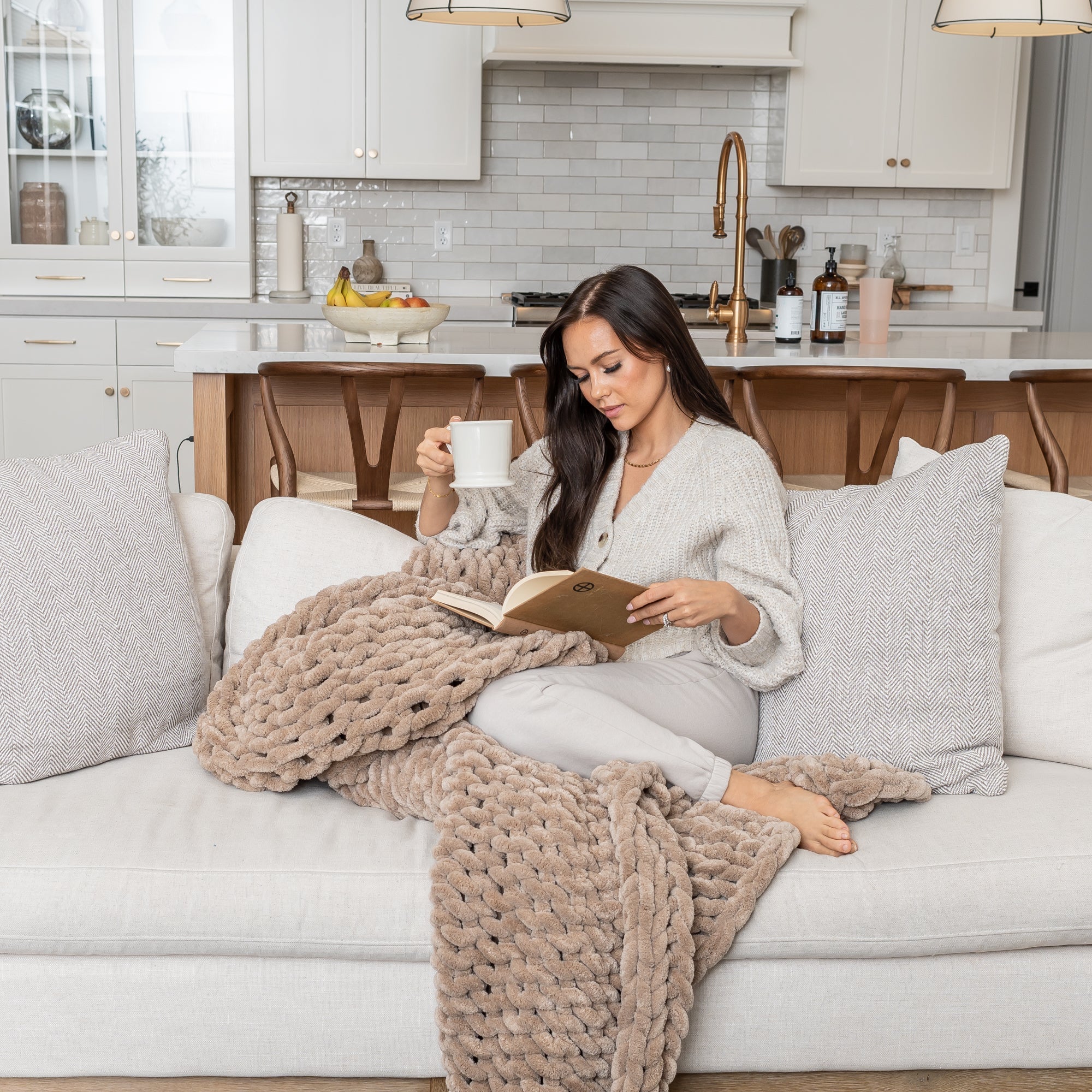 Sage Chenille Chunky Knit Blanket - Queen Size - Farmhouse & Boho Throw –  Samiah Luxe